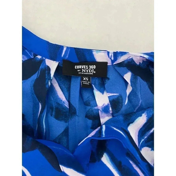 NYDJ v-neck floral buttoned Blouse - Picture 6 of 7